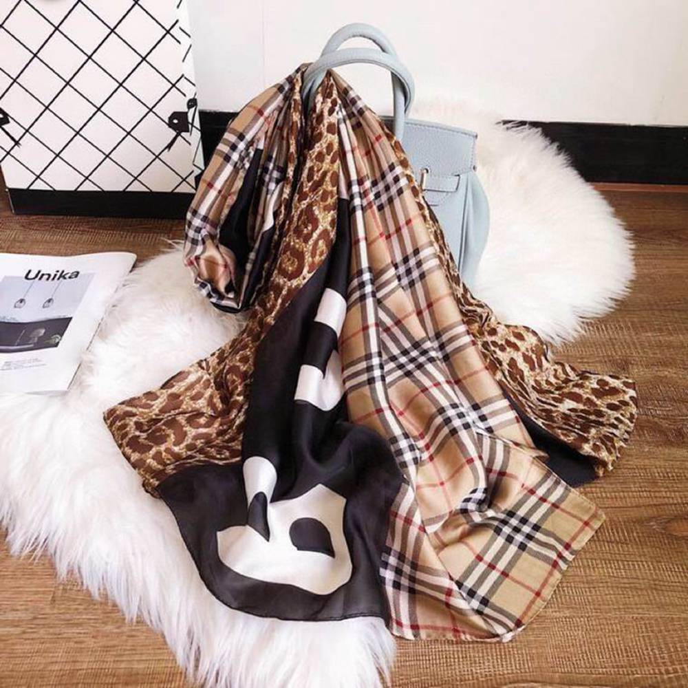 Bv*b*rry Scarf